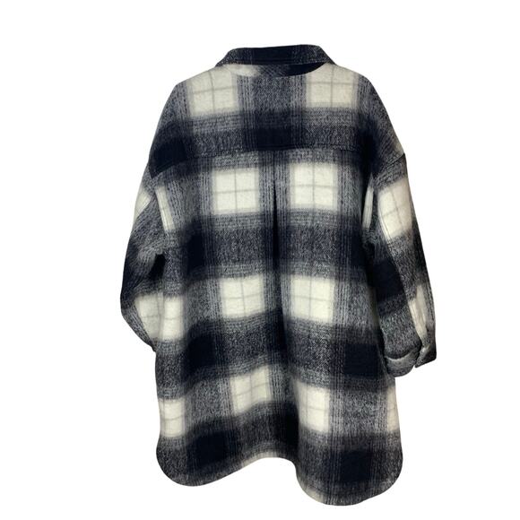 Old Navy Black White Plaid Fuzzy Long Flannel Coat Size XXL - Picture 2 of 6